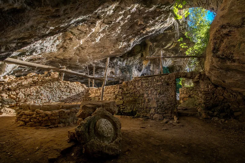 Caverna "Arma delle Manie"