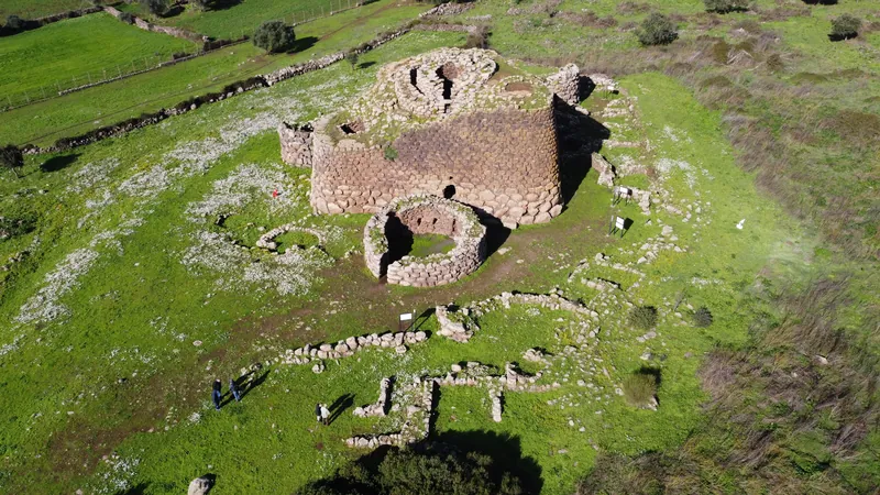 Abbasanta, Nuraghe Losa