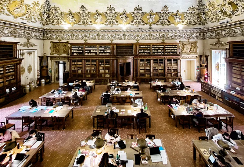 Biblioteca Nazionale di Napoli "Vittorio Emanuele III"
