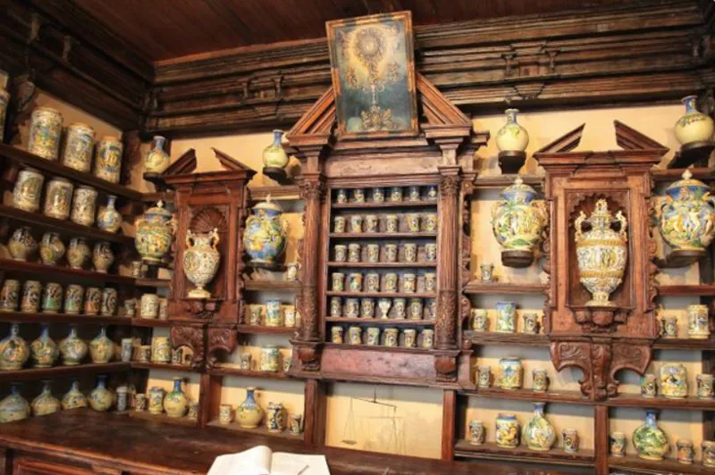 Farmacia cinquecentesca