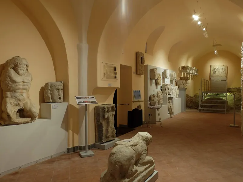Lapidario Dianense del Museo Diocesano di Teggiano