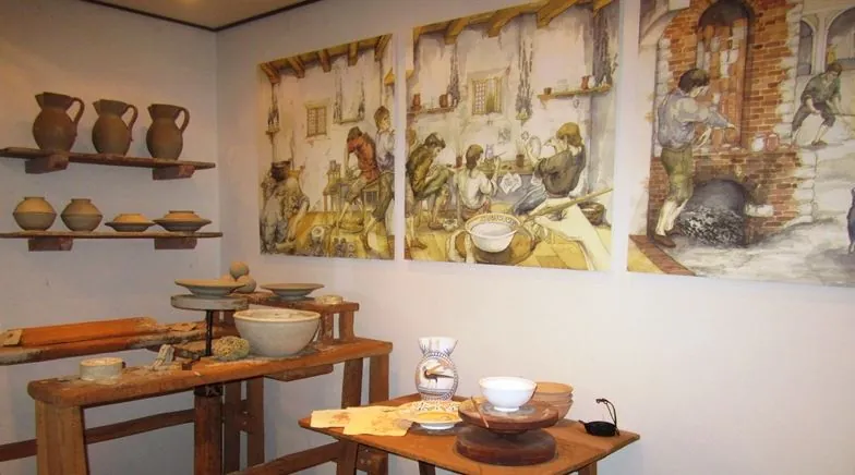 Mostra permanente delle maioliche mondainesi