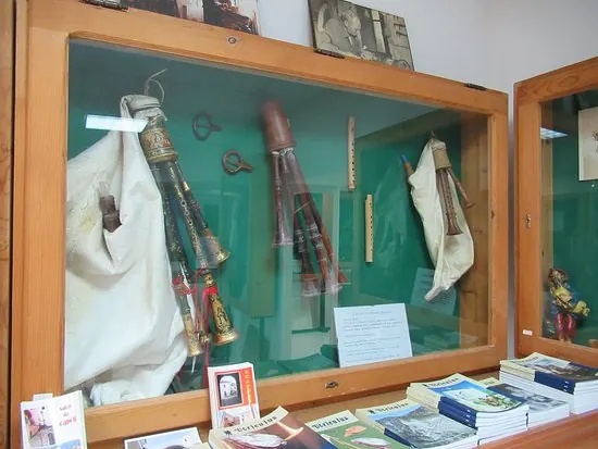 Mostra permanente di cornamuse italiane e straniere