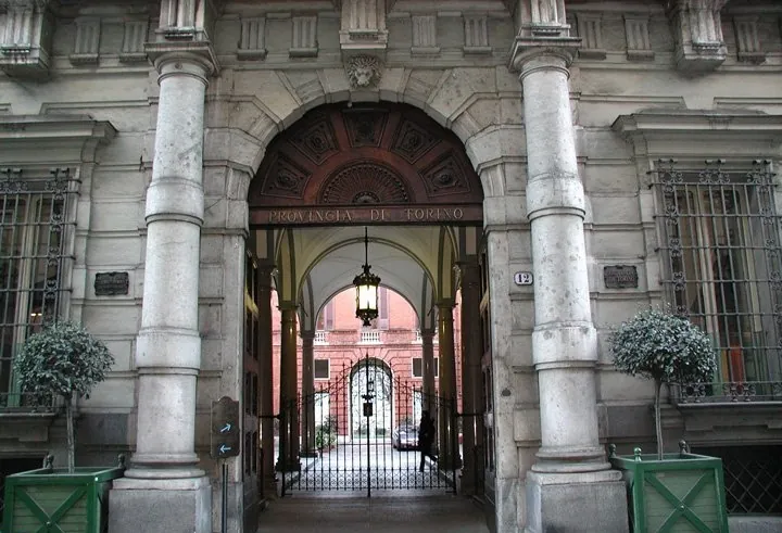 Palazzo Cisterna e Biblioteca di Storia e Cultura del Piemonte Giuseppe Grosso