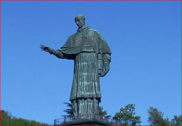 Statua colossale di San Carlo